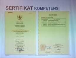 Jika warnanya terlihat berbeda, maka ada kemungkinan sertifikat tanah tersebut palsu. Kementerian Komunikasi Dan Informatika