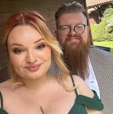 Hi I'm looking for boarding for my 2 pups at the end of September if anyone  has any recommendations. Home boarding only and no kennels please. White  one