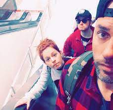 Lindsey And Gavi Hey Drew Is There Too Lindsey Stirling Stirling Violinist