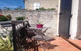 Joli Deux Pieces Coeur De Village Provencal Fuveau
