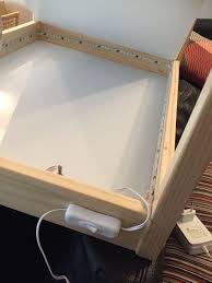 Diy Fabriquer Une Table Lumineuse La Maternelle De Wendy Table Lumineuse Table Lumineuse Diy Table Lumineuse Dessin