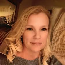 Vivian Proctor's Instagram, Twitter & Facebook