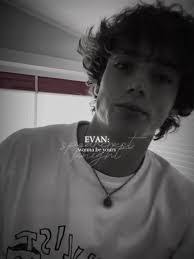 Evan Minnick's Instagram, Twitter & Facebook