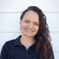 Tamara Hensley's Instagram, Twitter & Facebook