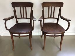 The wooden thonet seat frame is formed by four semicircle splicing, use serrated joints, so that the contact surface is larger and easier to bond firmly. Lot Art Michael Thonet Thonet Chairs With Armrests 2