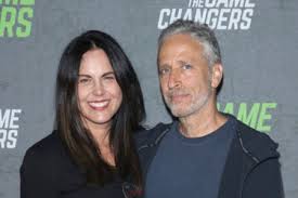 Born jonathan stuart leibowitz on 28th november, 1962 in lawrence, nj, he is famous for anchor of the daily show. Jon Stewart Wife Tracey Mcshane Net Worth And Children