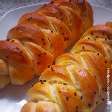 Rezept Fur Acma Frische Stangen Aus Hefeteig Mit Schwarzem Kummel Rezept Rezepte Hot Dog Brotchen Lebensmittel Essen