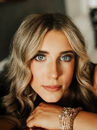 Headshots with the one and only @falon.mackey #snellphotography