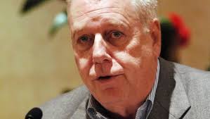 Claudio Lippi, doppia gaffe in tv: accuse di razzismo e omofobia