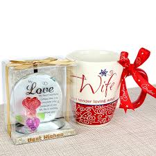 For A Lovely Wife Combo Is A Beautiful And Hearts Touching Gift To Give The One You Love And Adore And Make Her Feel Like They Are Online Gifts Gifts Lovely