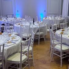 Elle permet un rendu plus gracieux lors de vos événements sur lyon, vienne, valence. Location Table Ronde Dia 178cm En Polyethylene Pour 10 12 Personnes