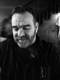 Trailer or flat tow for full-time RV living?