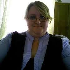 Lisa Meints's Instagram, Twitter & Facebook