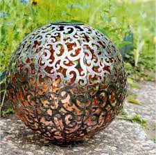 Led solarleuchte kugel garten gartenleuchte solarkugel lampe solarleuchte garten. 118 99 Navaris Led Dekolicht Led Solar Kugel Aus Metall 40 X 40cm Mit Erdspiess Garten Solarkugel Leuchte Orientalische Solar Kugelleuchte Geburstetes Silber