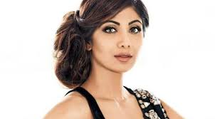 Shilpa Shetty Net Worth 2020 Bio Age Height Shilpa shetty, born in tamil nadu on june 8, 1975 is one of bollywood's glamorous actresses.