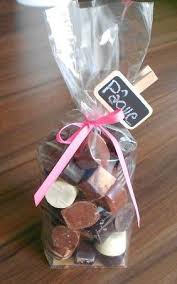 Petits Chocolats Maison Pour Paques La Fee Chantilly Chocolat Maison Chocolats Faits Maison Petit Chocolat