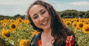 Mel Cox Freelance Photo & Production Assistant