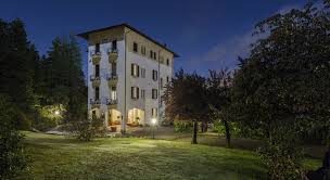 Das hotel ist in lebhafter umgebung, nur ca. Hotel Stresa Hotel Hotel Du Parc Near Maggiore Lake