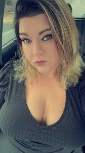 Deanna Beeman's Instagram, Twitter & Facebook