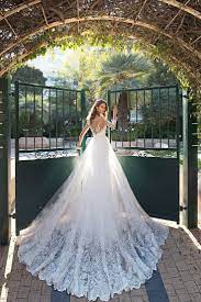 Maybe you would like to learn more about one of these? Bridal Choosing The Location For Your Wedding Day Ceremony Is Just As Important As Picking Out The Wedding Reception Hochzeitskleid Hochzeit Kleider Hochzeit