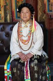 Jiarong Tibetan women's clothing ...