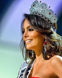 HOY, hace 15 años, el 23 de agosto de 2010, celebrado en el Mandalay Bay  Events Center en Las Vegas, Nevada, Estados Unidos🇺🇸. Ximena Navarrete de  México ganó el título de Miss