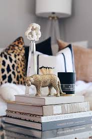 Coffee Table Books For A Stylish Home Coffeetable 2020 Kitap Suslemeleri Kahve Masasi Oturma Odasi Fikirleri