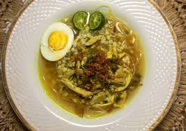 Wajib untuk bisa membuatnya di rumah, bukan? Resep Soto Ayam Oleh Chika Cookpad