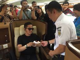 Saat malam hari, sekitar pukul 7, akan ada petugas yang membereskan tempat tidur kita. Kini Ada 2 Tarif Tiket Kereta Tidur Okezone Economy