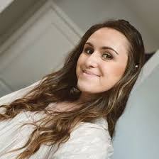 Amanda Defoe's Instagram, Twitter & Facebook