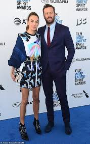 2,146 likes · 60 talking about this. Armie Hammer Und Elizabeth Chambers Hatte Sein Eigenes Ding Macht Bevor Die Trennung Ankundigung Aktuelle Boulevard Nachrichten Und Fotogalerien Zu Stars Sternchen