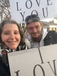 Couple behind 'Phree Hugs' wants to keep spreading love — from a distance —  around Williamsburg during coronavirus