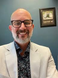 Kendra Hackett's Instagram, Twitter & Facebook