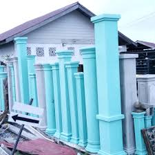 Belakangan, bahkan dijumpai inovasi untuk membangun rumah sederhana menggunakan besi hollow untuk struktur utama bangunan. Tiang Roman Pillar Posts Facebook