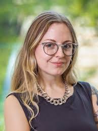 Kendra Wells's Instagram, Twitter & Facebook