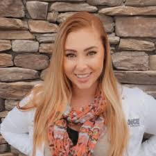 Samantha Wise's Instagram, Twitter & Facebook