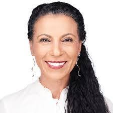 Donna Cascio's Instagram, Twitter & Facebook