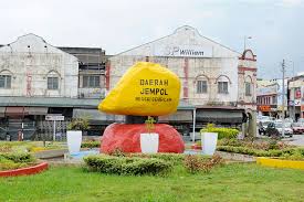 Hingga saat ini ada 10 etnis minoritas di cina yang memeluk agama islam, seperti dilaporkan antara. Pejabat Daerah Dan Tanah Jempol Asal Usul Jempol