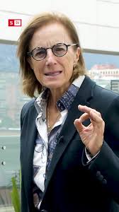 "Petro contra el mundo, se quedó solo en su trono": Salud Hernández-Mora.  #Noticias #Colombia #Opinion