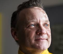 Peer support groups show promise in helping men facing mental health  problems