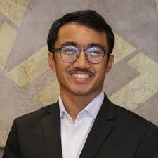 I'm thrilled to share that I've accepted an internship offer with United  Airlines in Chicago for this summer!