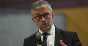 Lorraine Bertrand's Instagram, Twitter & Facebook