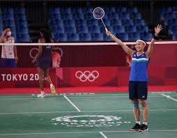 台灣時間 3/16 凌晨，遠在英國的羽球選手戴資穎，在超級 1000 系列全英羽球公開賽女單決賽，擊敗中國選手陳雨菲，拿下全英公開賽的第三冠，將重返球后寶座。新冠肺炎疫情當前，戴資穎也在 ig 上說到：「走在路上被各種不友善的態度對待，但我相信這也是保護自己最好的方法了。 Fn7pjn2nj86uem