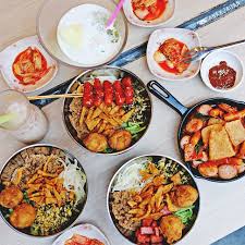 Panaskan minyak, tumis bawang sampai harum pinggirkan di tepi penggorengan. Kamu Pecinta Makanan Korea Ini Dia 8 Restaurant Korea Di Jakarta Yang Wajib Kamu Coba