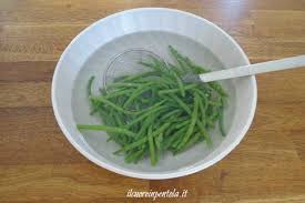 Prova la mia facile versione e non la cala anche i fagiolini e lasciali saltare per qualche minuto. Fagiolini Saltati In Padella Ricetta Il Cuore In Pentola