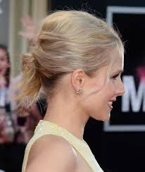 Pour varier les effets, n'hésitez pas. Comment Attacher Ses Cheveux Mi Longs Cet Ete Madame Figaro