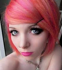For this cool emo hairstyle, the hair is cut unevenly from all sides. Cute Short Emo Haircuts