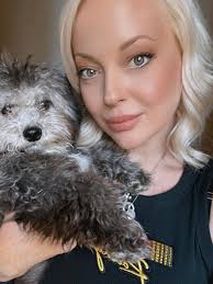 🧡 October, be gentle 🪴 Calm energy, quiet growth, and gratitude for the  ones who truly show up. Trusting the timing of it all. 💛