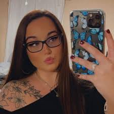 Stream Bella Roy music