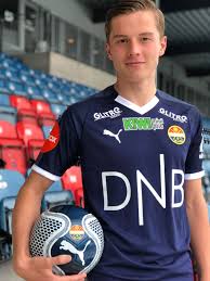 Fredag ble strømsgodsets nye hjemmedrakt lansert. Konkurranse Johan Hove Gleder Stromsgodset Toppfotball Facebook
